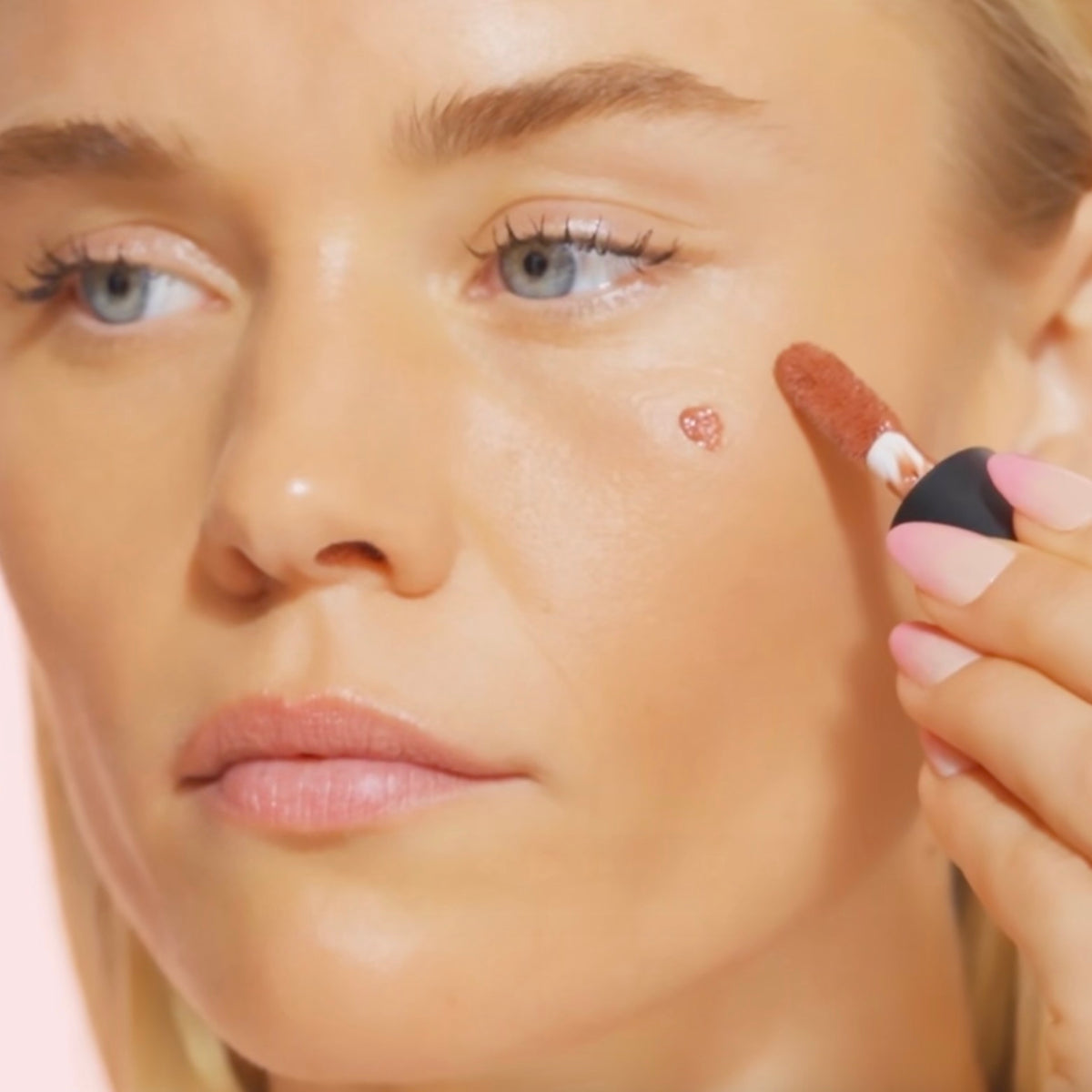 Image and Video of Papaya Cheeks being applied